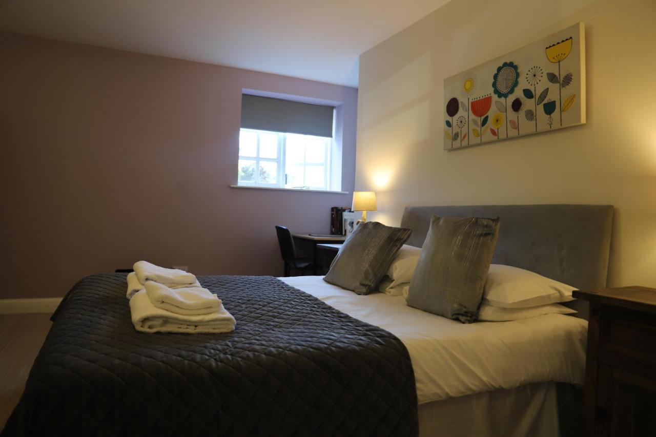 The Red Lion & Cellar Room, Betchworth Екстер'єр фото