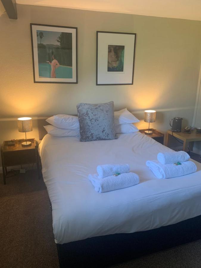 The Red Lion & Cellar Room, Betchworth Екстер'єр фото