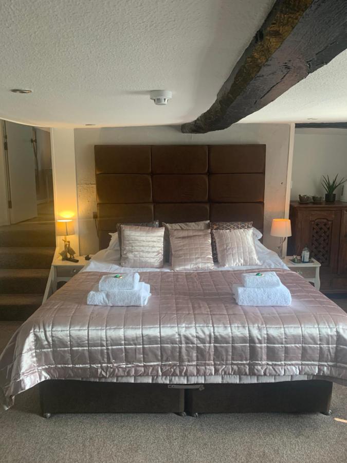 The Red Lion & Cellar Room, Betchworth Екстер'єр фото