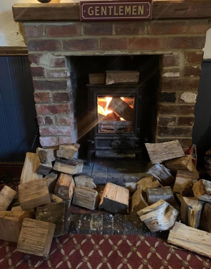 The Red Lion & Cellar Room, Betchworth Екстер'єр фото