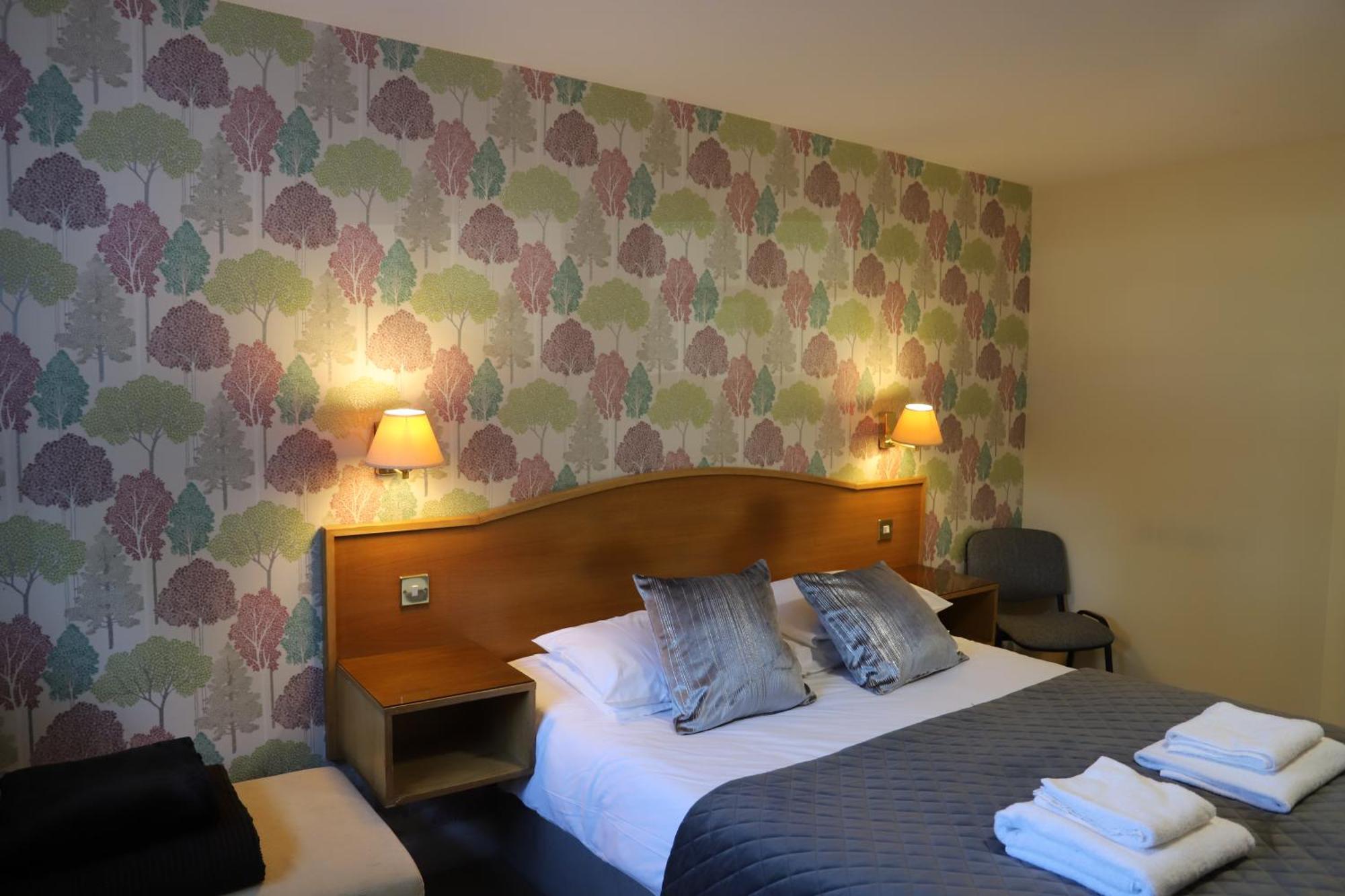 The Red Lion & Cellar Room, Betchworth Екстер'єр фото