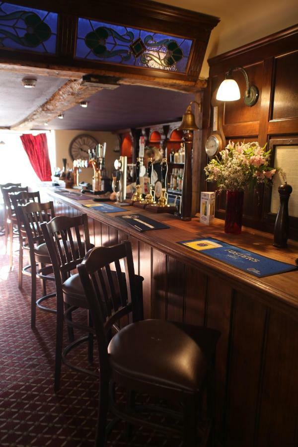 The Red Lion & Cellar Room, Betchworth Екстер'єр фото